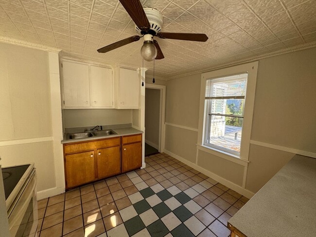 Photo - 16 Union St Unit 2