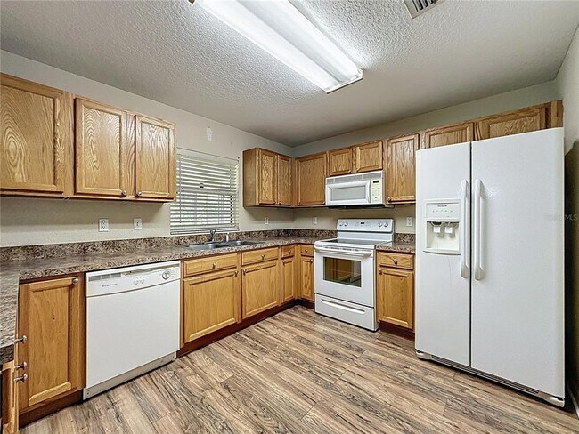 Photo - 725 Bittern Ln