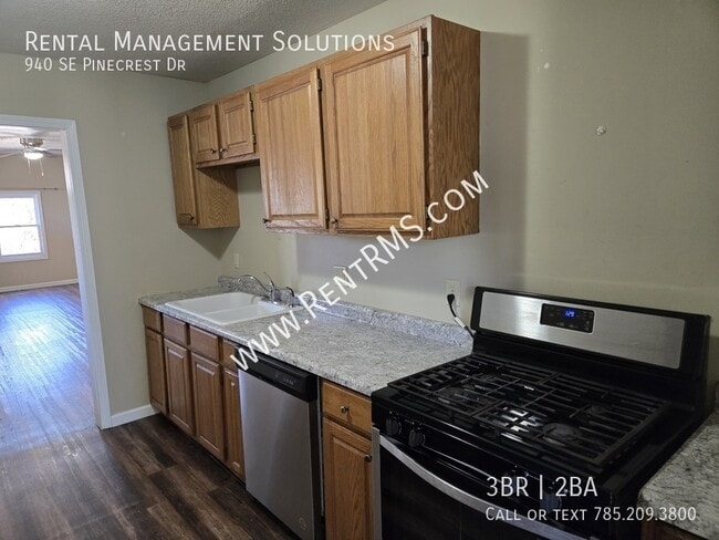 Photo - 940 SE Pinecrest Dr