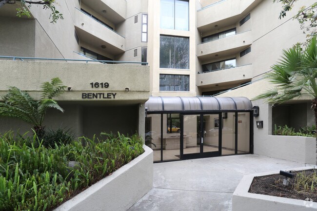 1619 Bentley Avenue,