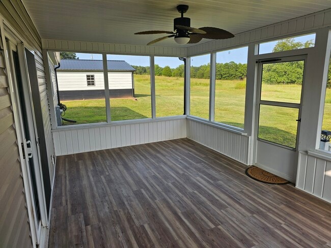 Photo - 737 Long Branch Rd