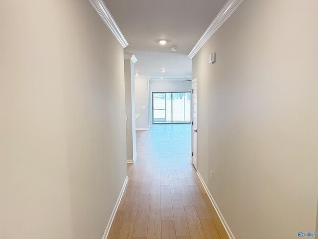 Photo - 202 Stockyard Cir
