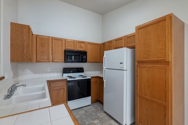 Photo - 2 bed, close to Ft Carson. Top Floor unit, Available now Unit G