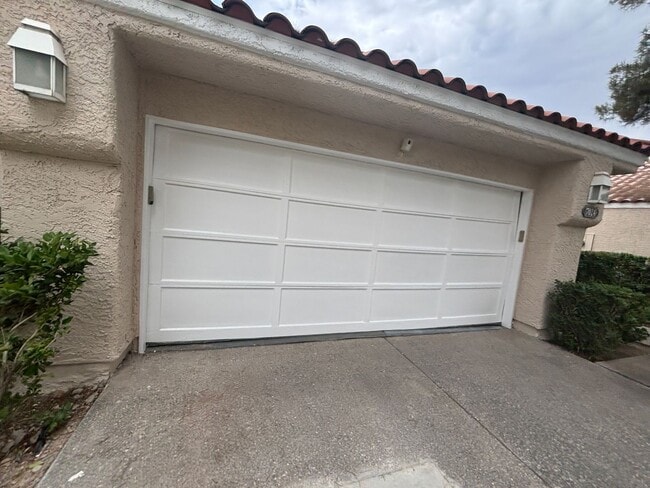 Photo - Beautiful 3 bed 2.5 bath townhouse in Span...