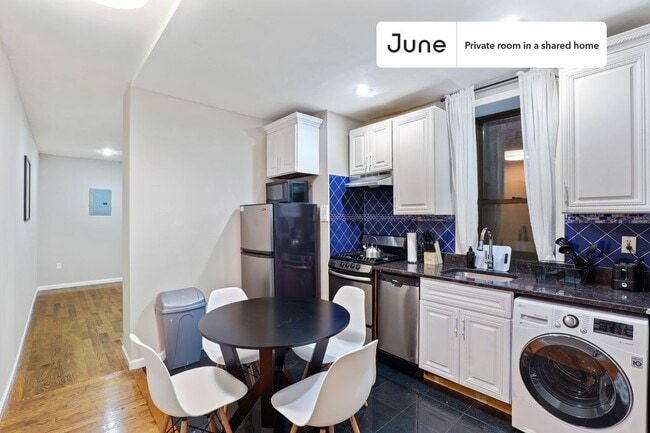 Room in Shared 4 bed/1 bath home in Upper West Side
