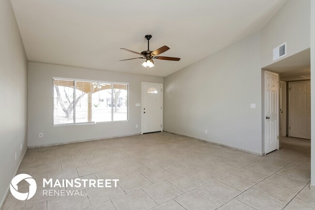 Photo - 1935 E Campo Bello Dr