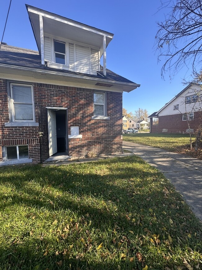 Photo - 14061 Mark Twain St