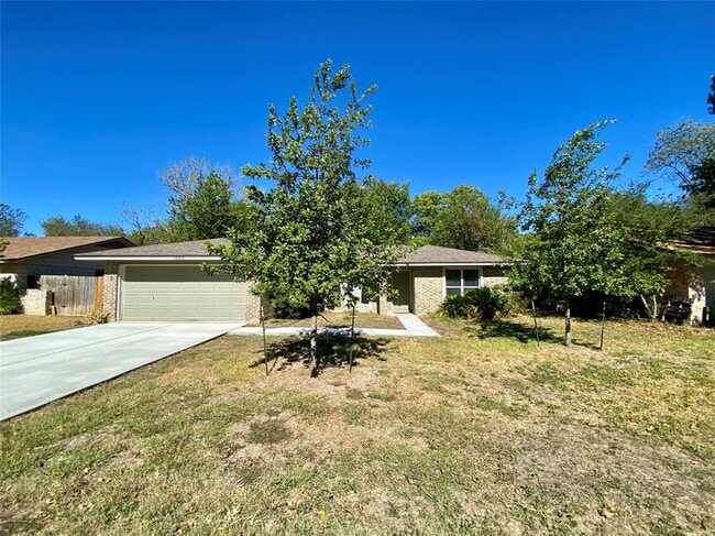 Building Photo - 10419 Quail Ridge Dr