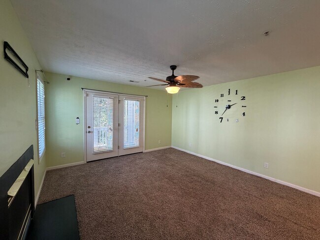 Photo - 341 Waterdown Dr