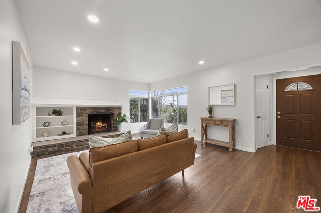 Photo - 1061 N Euclid St