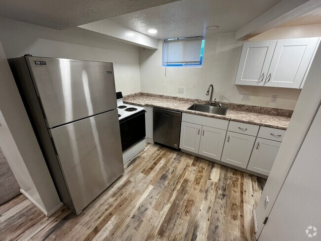 Building Photo - 568-574 E 200 S Unit 574 - DOWN Rental