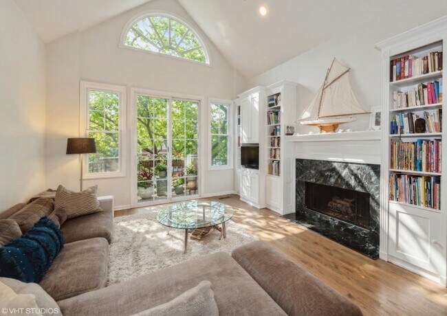 Photo - 1727 N Mohawk St Unidad 3N