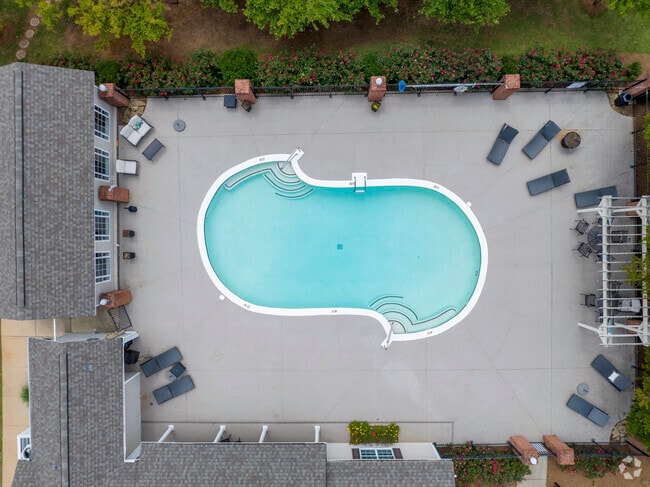 Pool - The River Apartments