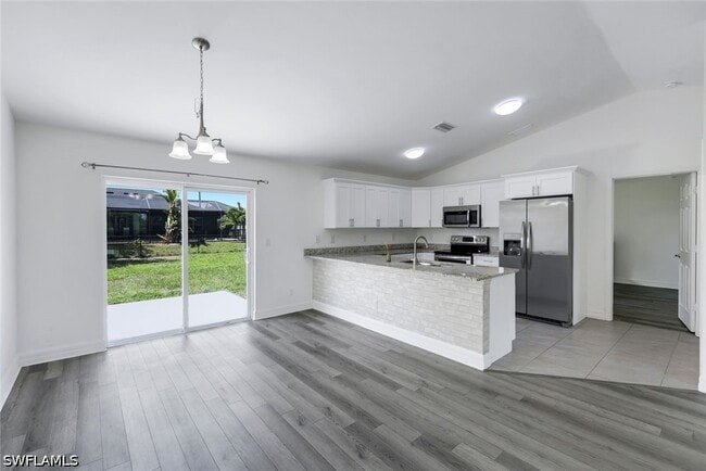 Photo - 626 NW 2nd Ln