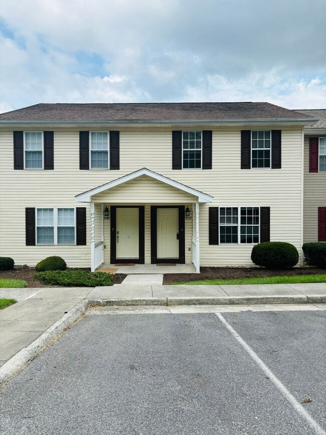 Photo - 850 Patrick Henry Dr