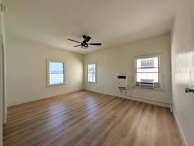427 Coronado Ter Unidad 427 Coronado Terrace, Unit #9