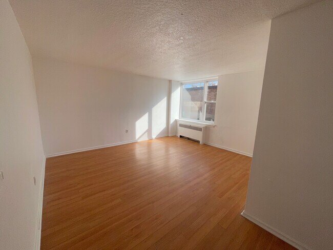 Photo - Large studio apartment Unit 5