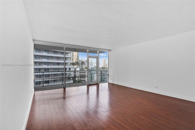Photo - 1408 Brickell Bay Dr Unit 811