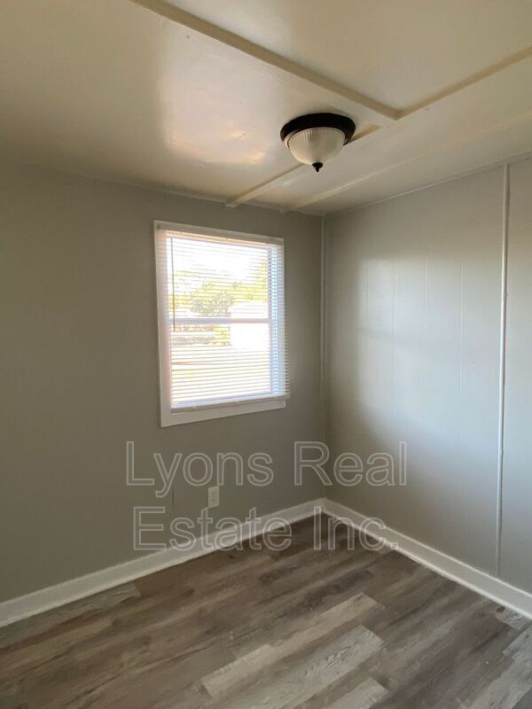 Photo - 2177 Gish Ln