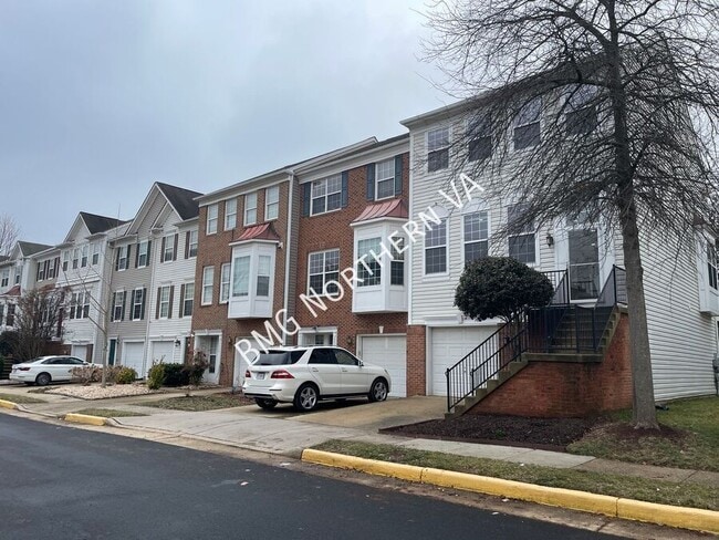 Photo - 22525 Maison Carree Square