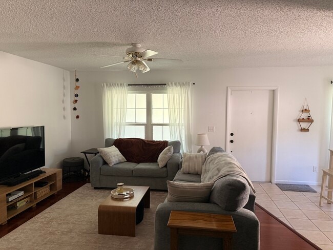 Photo - 11801 Foxrun Ln