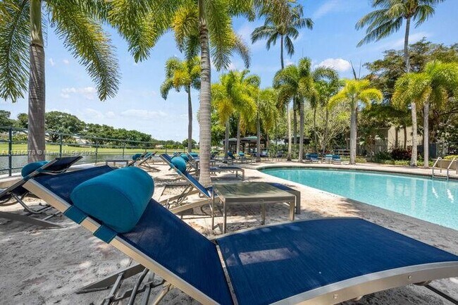 Photo - 5555 N Military Trl