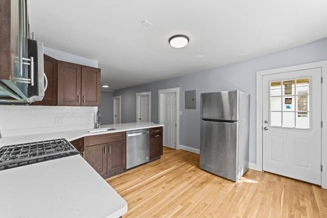 Photo - 516 Washington St Unit 516 Washington St 2