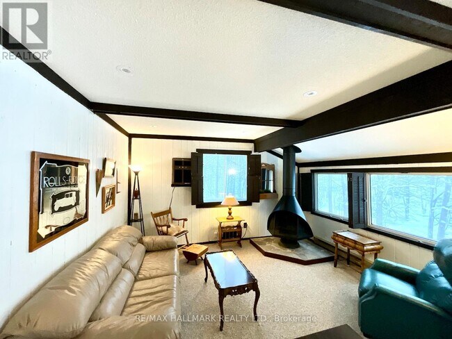 Photo - 33 Huronwoods Dr