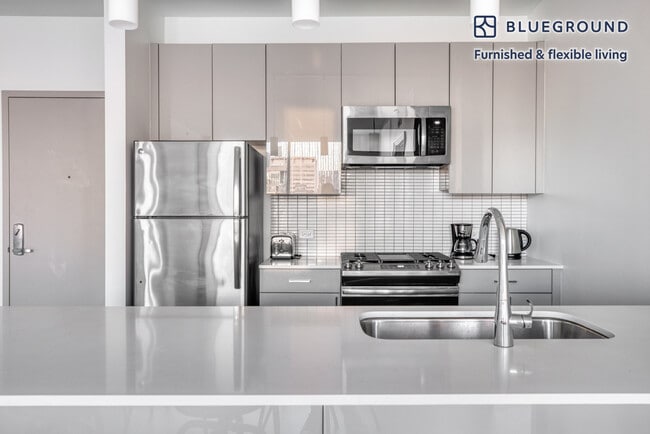 Photo - 808 W Van Buren St Unidad FL11-ID561