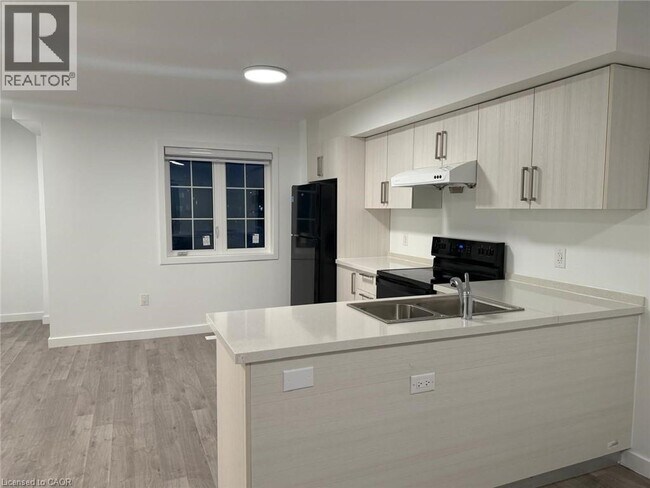 Photo - 133 HighRiver Trl