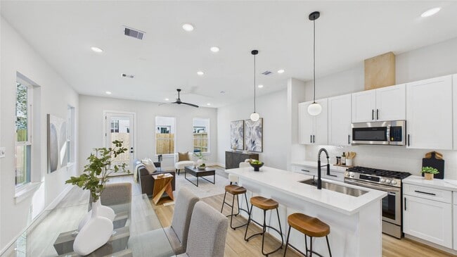 Photo - 5027 Golden Forest Dr