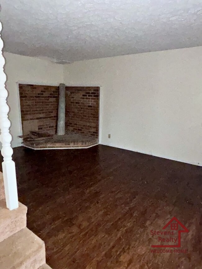 Photo - 111 Bybee Dr