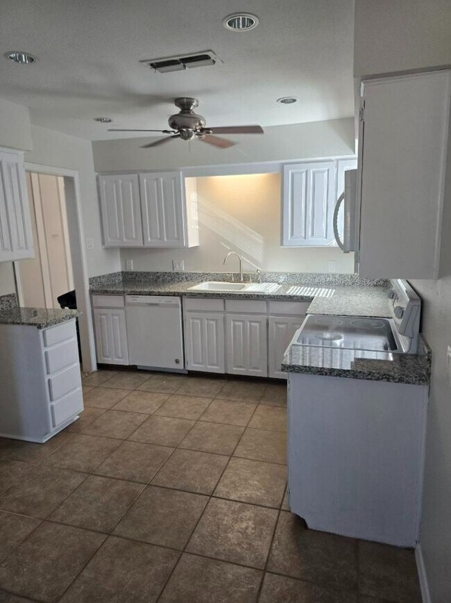 Photo - 1714 Mimosa Ln