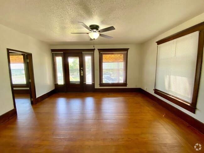 Building Photo - 1109 4th Ave Unit 1109 4th Avenue Rental