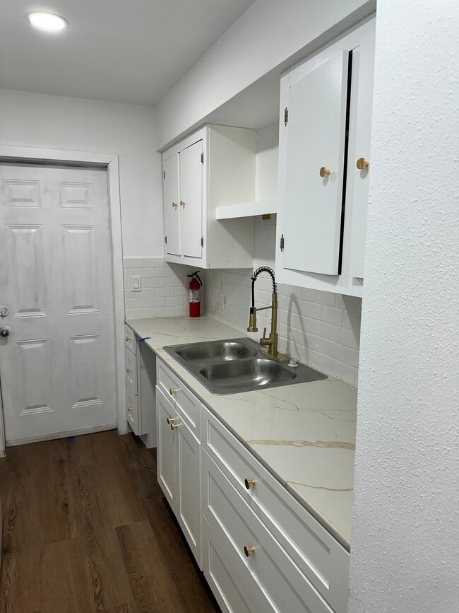 Oakcliff Apartments