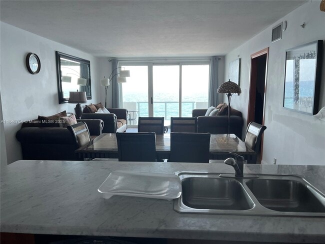 Photo - 9499 Collins Ave Unidad 902