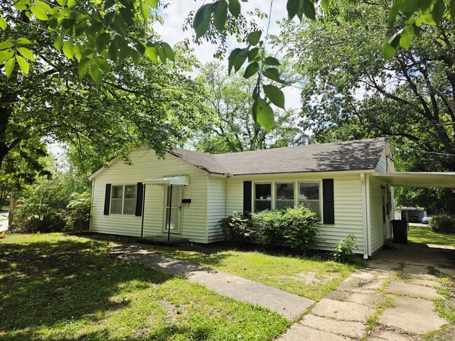 Photo - 1615 Wood St House