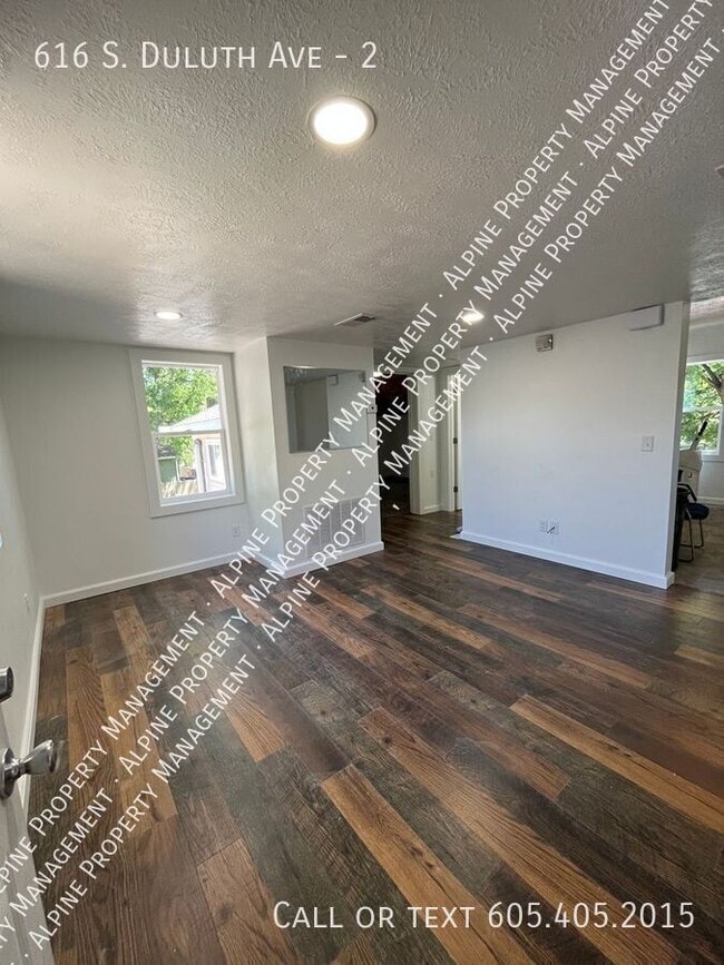 616 S Duluth Ave