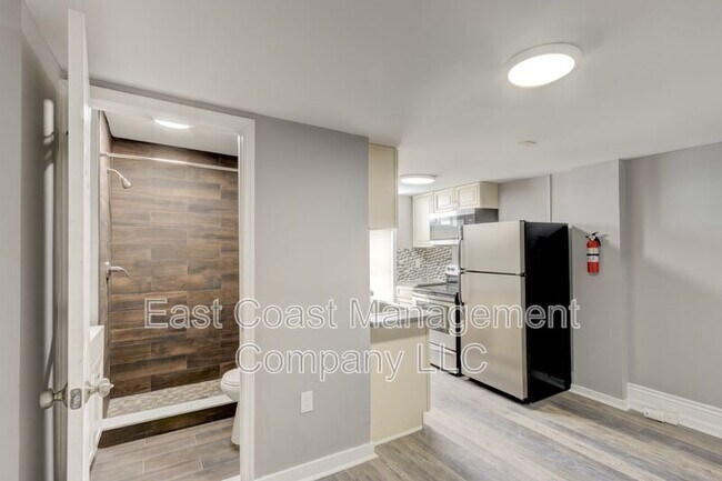 Photo - 2425 Barclay St Unit 3FL