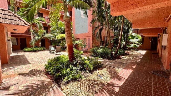 Photo - 670 Tennis Club Dr Unidad 308