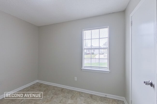 Photo - 1739 Huntington Dr