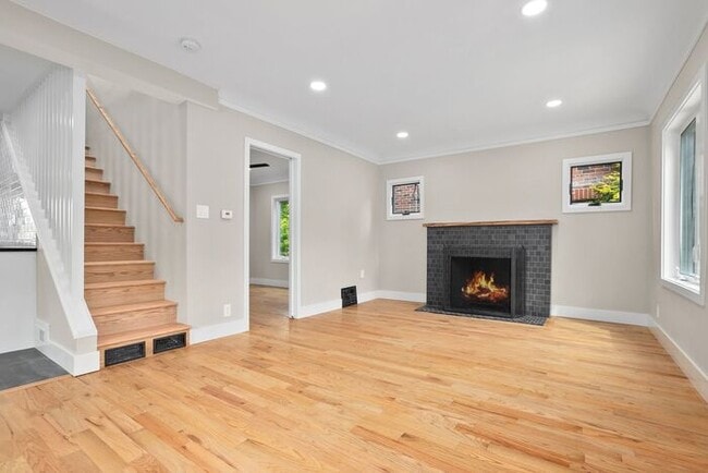 Photo - Gorgeous Remodeled West Seattle Craftsman w/ Air Conditioning