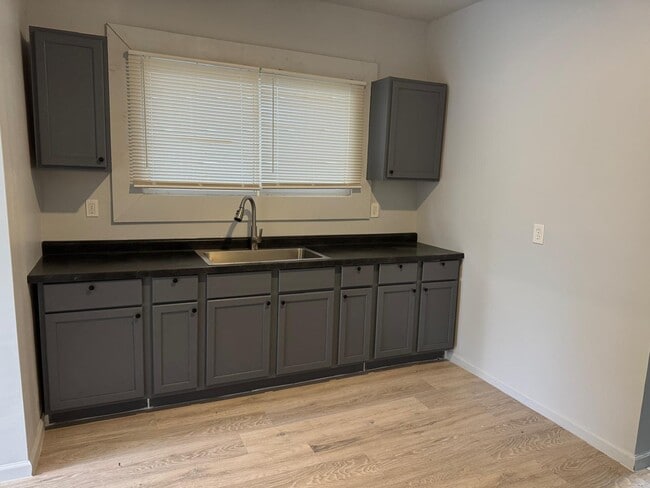 Photo - 149 Farrand Park