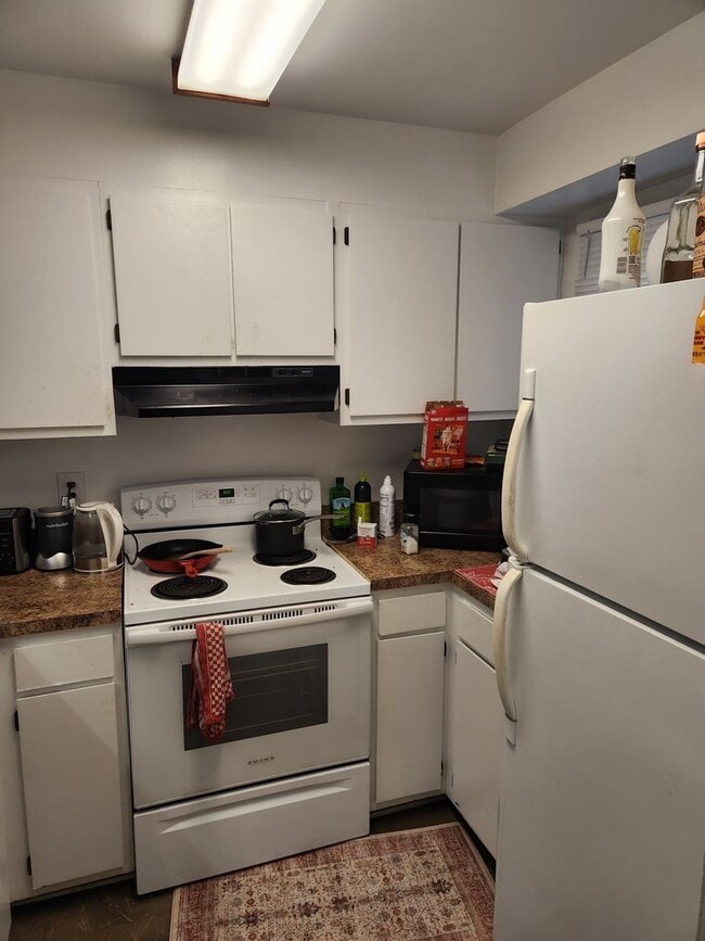 Photo - Chapel Hill/Chancellors Square Condo