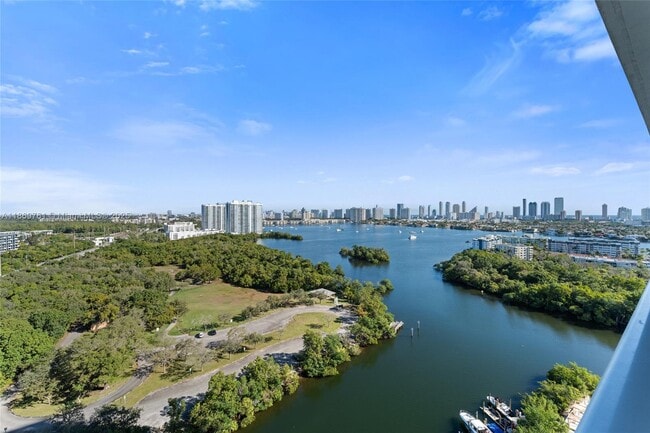 Building Photo - 16385 Biscayne Blvd Unit 1901 Rental
