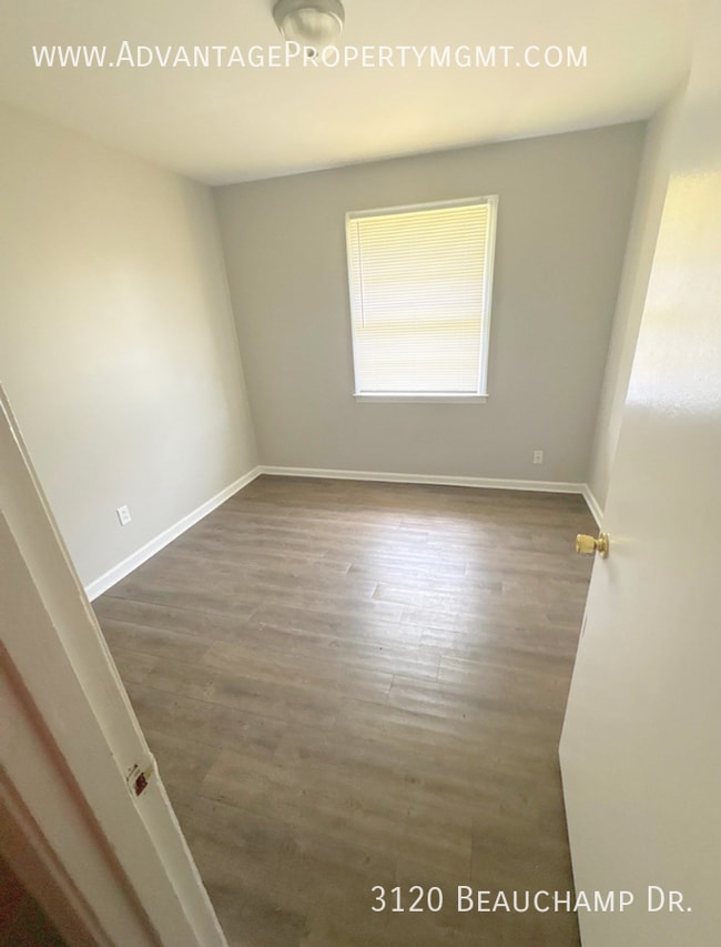 Photo - 3120 Beauchamp Dr