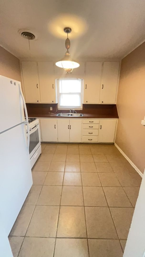 Photo - 1410 W Hudson Dr