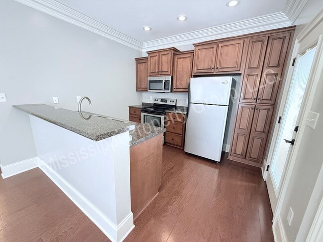 135 Fallsgrove Dr