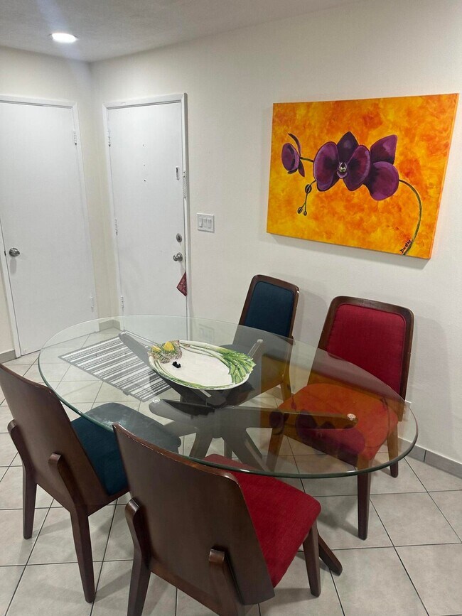 371 SW 8th St Unit 2HW