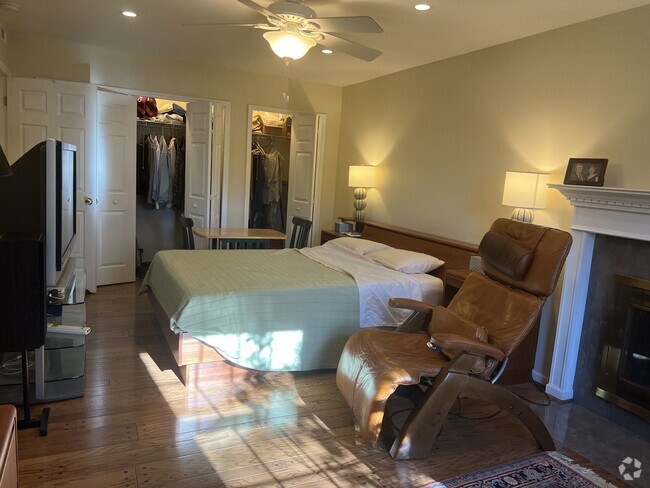 Building Photo - 6807 Buttermere Ln Unit Mia Rental